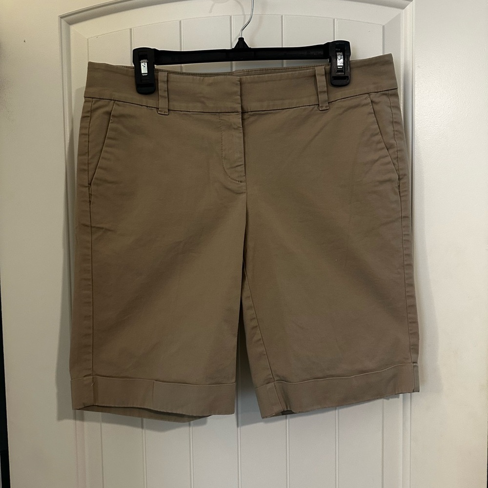 Ann Taylor Tan Boardwalk Shorts Classic Tailored Fit size 8